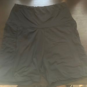 Biker shorts with pockets